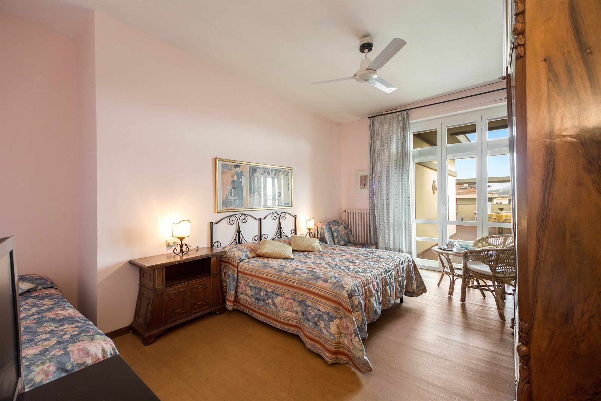 Residenza Giulia Hotell Florens Exteriör bild